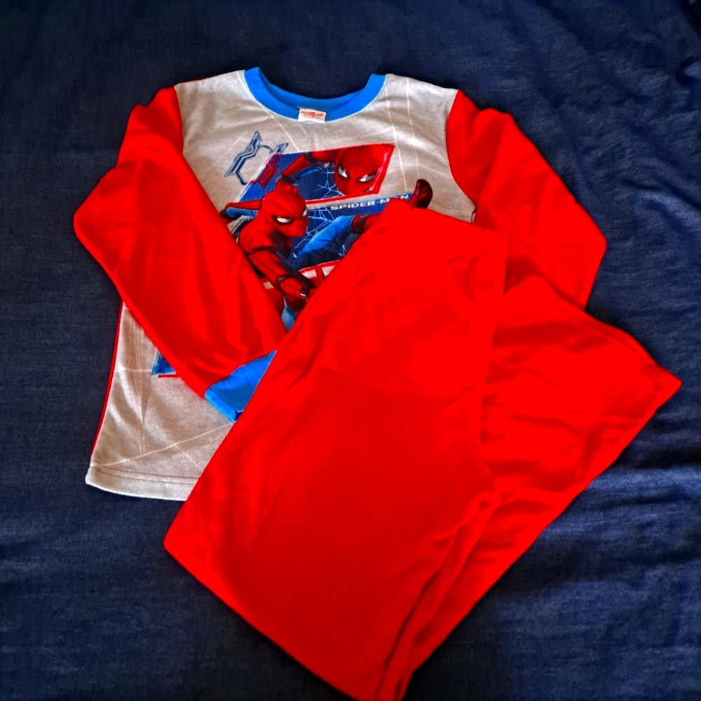 Marvel size 10-12 Red gray blue